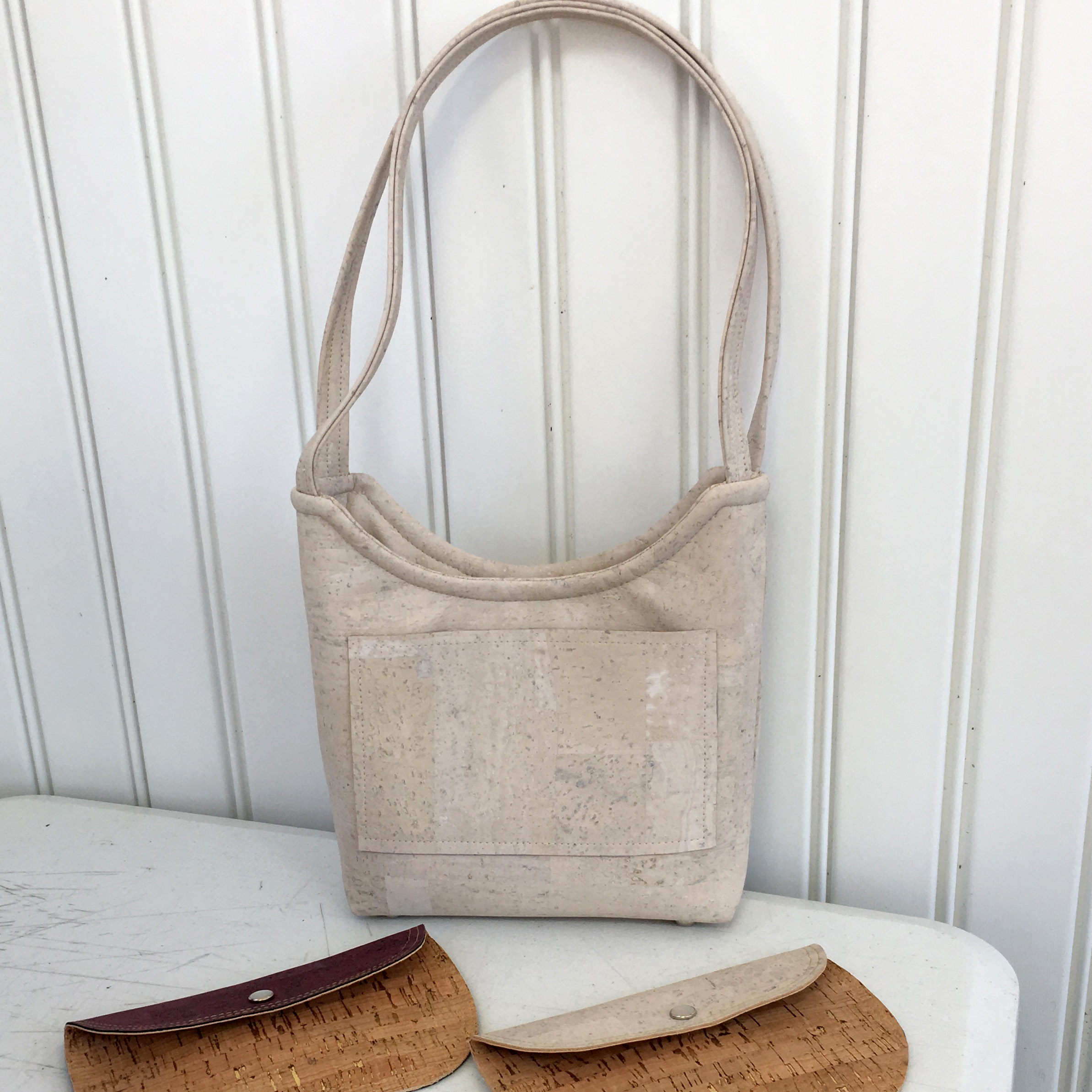 SALVATORE FERRAGAMO Ginny Leather Crossbody Bag – Susannah Designer  Consignment